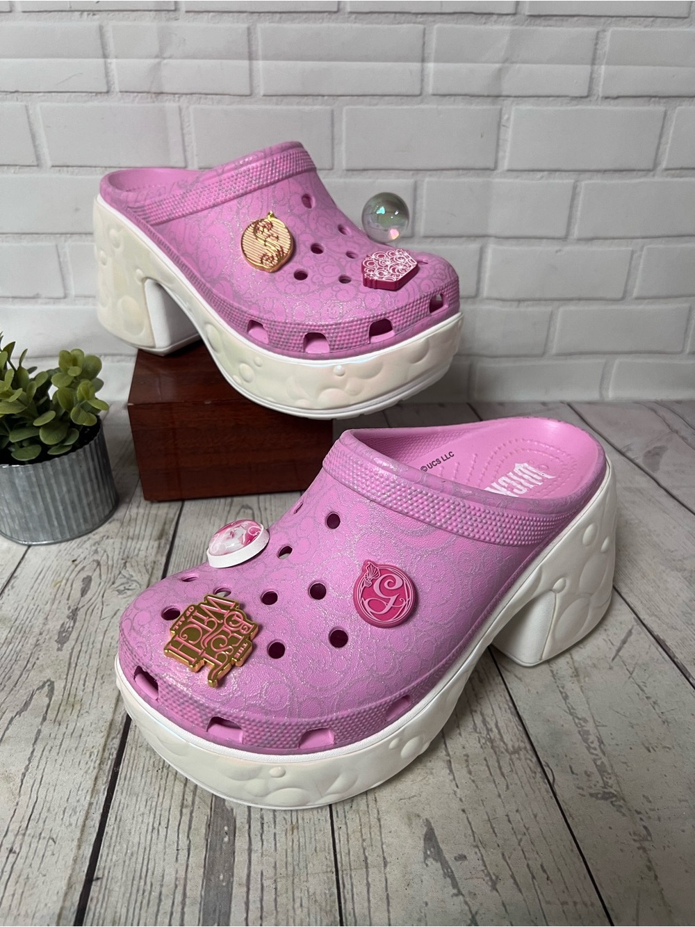 CROCS Wicked Glinda Siren Clog Pink  Jibbitz Women’s Size 8 Platform Heel